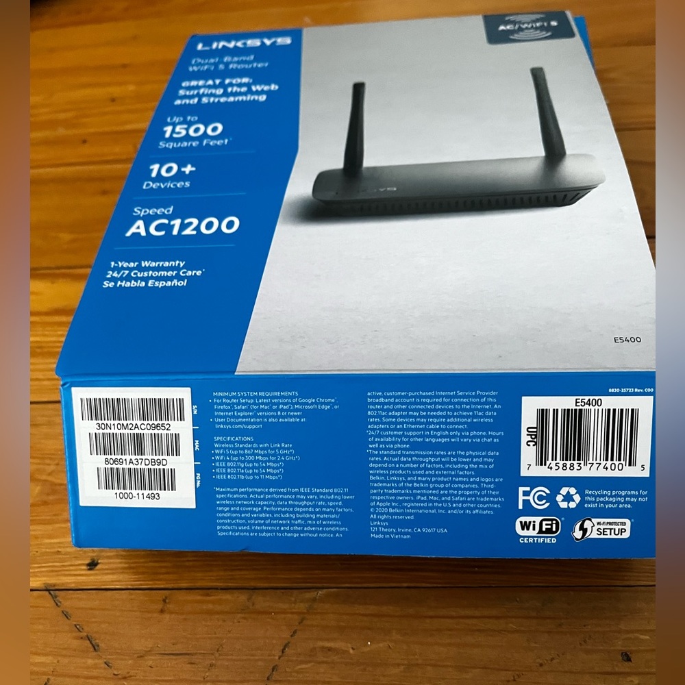 Linksys Dual Band WiFi Router - Picture 4 of 4